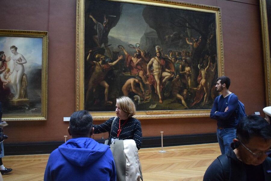 Paris: Best of the Louvre Guided Tour with Pre-booked Ticket - Languages, guide style, and how you’ll hear the explanations