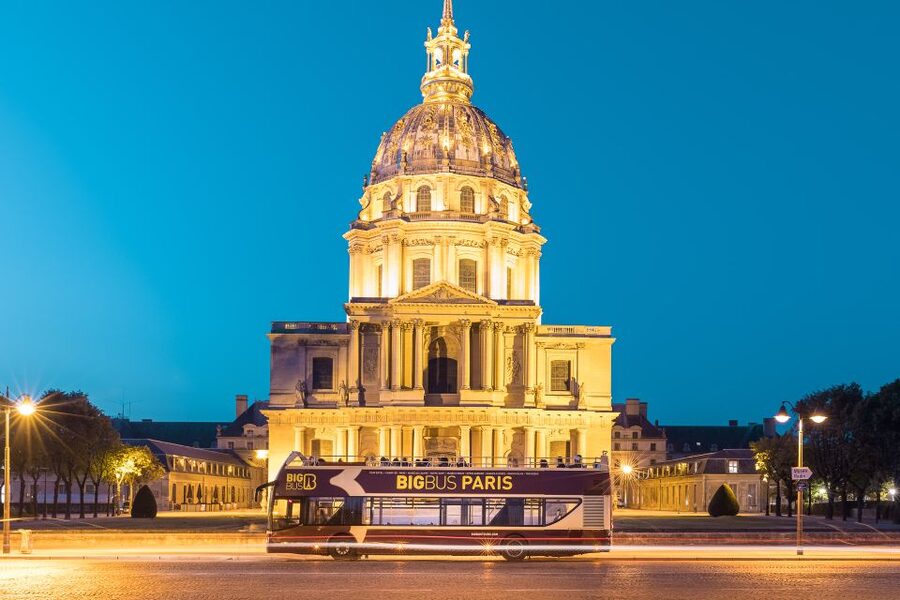 Paris: Big Bus Hop-on Hop-off Tour & Panoramic Night Tour - Notre Dame and the historic center from the bus route