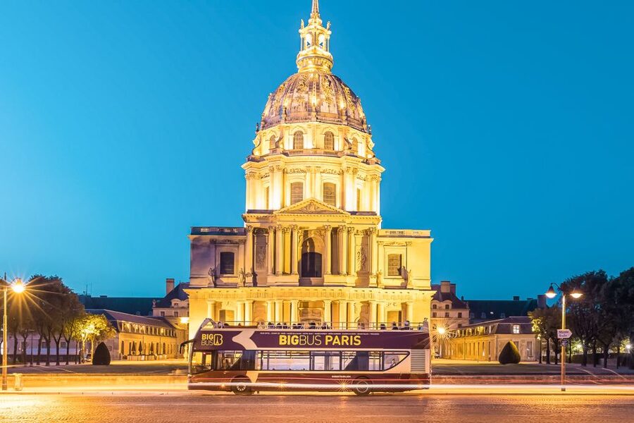 Paris: Big Bus Panoramic Night Tour by Open-Top Bus - On a Cold Night, the Comfort Tradeoff Matters