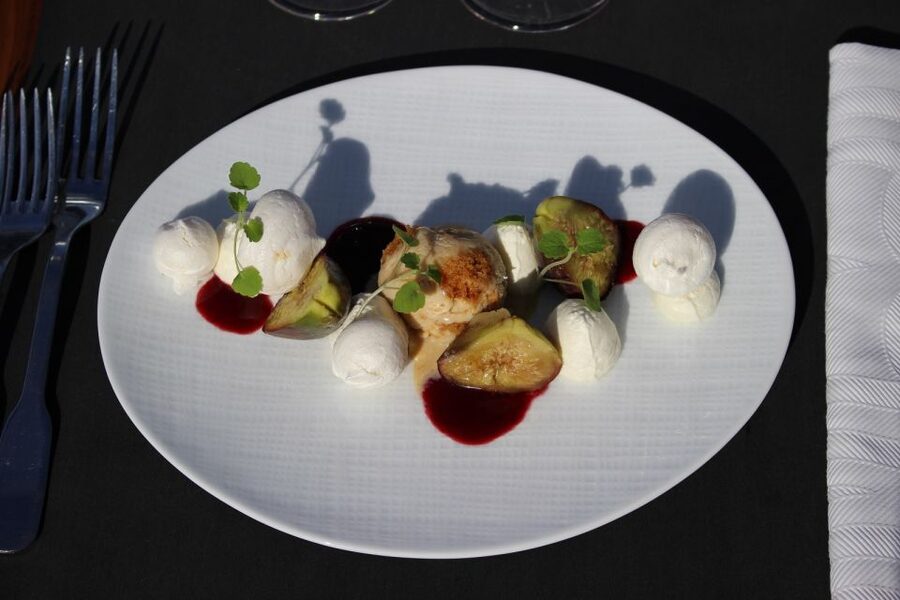 Paris: Bustronome Gourmet Dinner Tour - The gourmet bus dinner setup that actually works