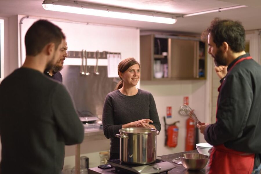 Paris: Butter and Cheesemaking Workshop - Cheese, butter, and a very doable 2-hour plan