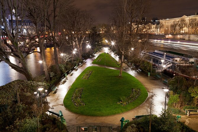 Paris by Night Walking Tour: Ghosts, Mysteries and Legends - The Conciergerie stop and Marie Antoinette’s prison context