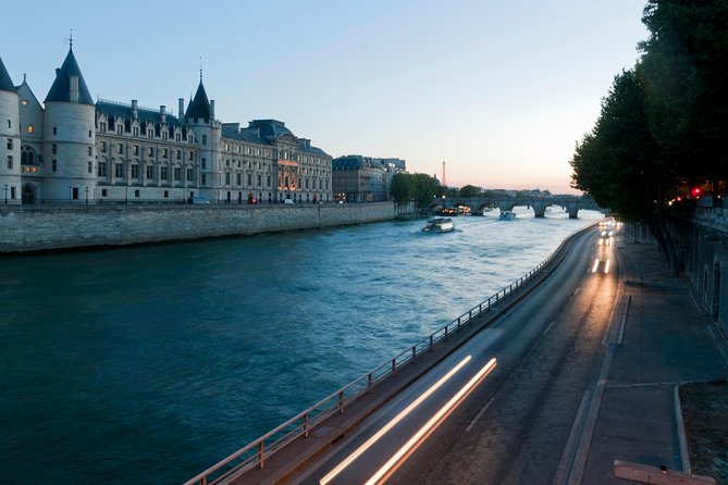 Paris by Night Walking Tour: Ghosts, Mysteries and Legends - Palais de Justice: guillotine sentencing and the logic of public punishment