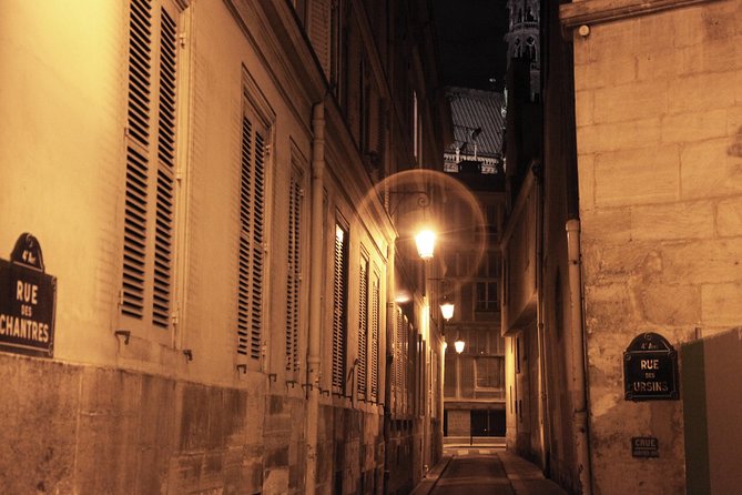 Paris by Night Walking Tour: Ghosts, Mysteries and Legends - Place de l’Hôtel de Ville: ending near executions from 1310 to 1830
