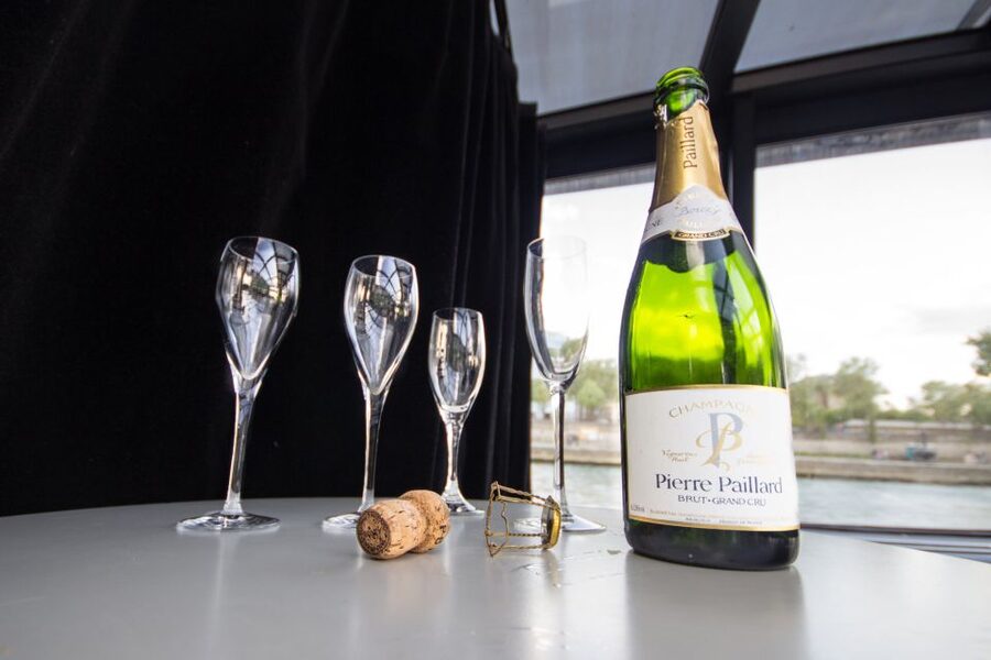 Paris: Champagne Tasting Cruise Departure from Eiffel Tower - Should you book it?