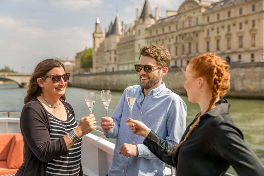 Paris: Champagne Tasting Cruise Departure from Eiffel Tower - Why this Seine Champagne cruise hits the right note