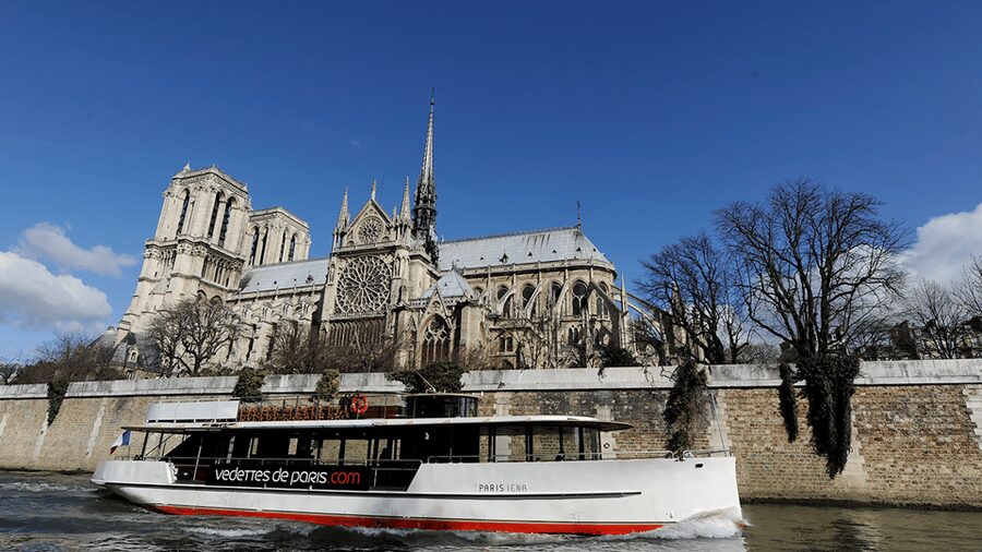 Paris: Champagne Tasting Cruise Departure from Eiffel Tower - Who should book this Champagne cruise (and who might pass)