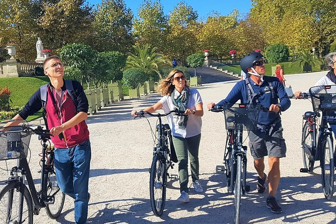 Paris: Charming Nooks and Crannies Bike Tour - Bastille square stories, and why the Seine path is a smart break