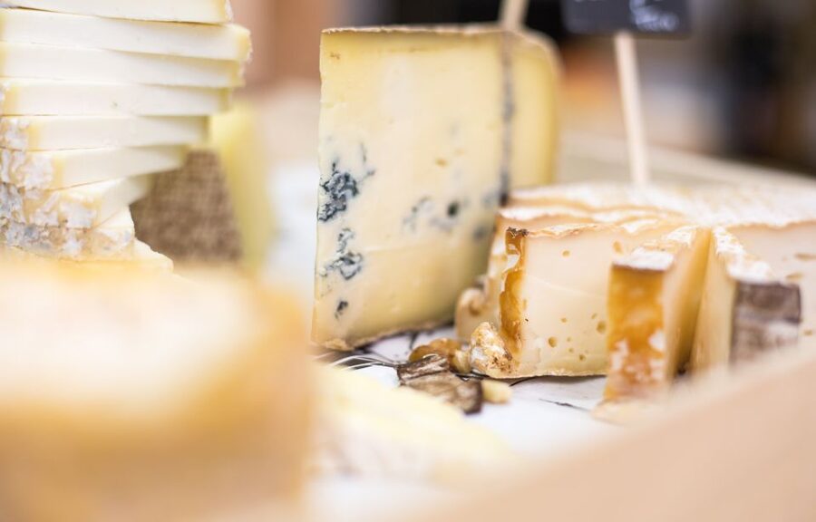 Paris: Cheese and Wine Class in a 17th Century Cellar - Meeting Your Guide, and Why the Q and A Matters