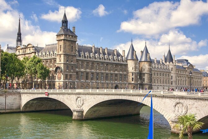 Paris City Center Free Walking Tour (Tip-Based) - Price, tips, and why this tour can be a bargain