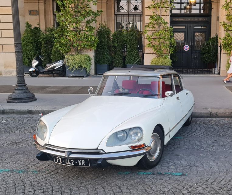 Paris: City Discovery Tour by Vintage Citroën DS Car - Champs-Élysées to Arc de Triomphe: the grand Paris start