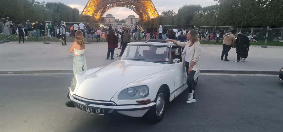 Paris: City Discovery Tour by Vintage Citroën DS Car - Louvre, Opéra Garnier, Vendôme, and Place de la Concorde