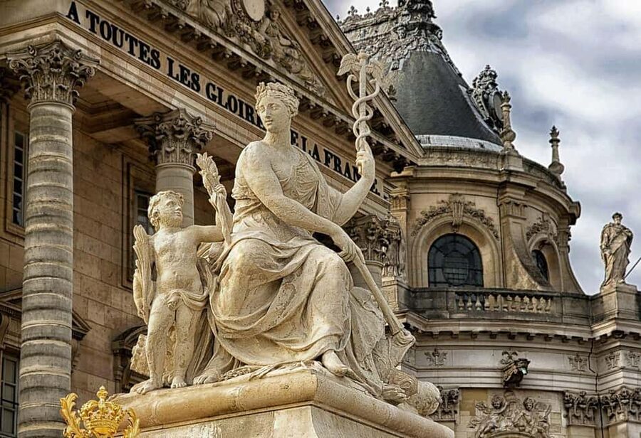 Paris: City Pass – Eiffel, Louvre & 27+ Must-See Sights - Sainte-Chapelle and the Conciergerie Add Value Without Overkill