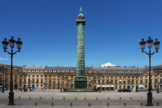 Paris City Tour by Coach with Sightseeing Seine River Cruise - From Place de Sydney to the city core: the coach loop in plain English