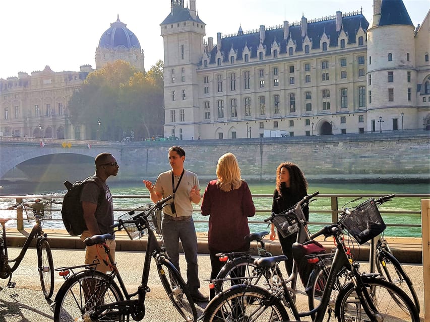 Paris: City Treasures Bike Tour - Starting at Paris City Hall, with a smooth bike handoff