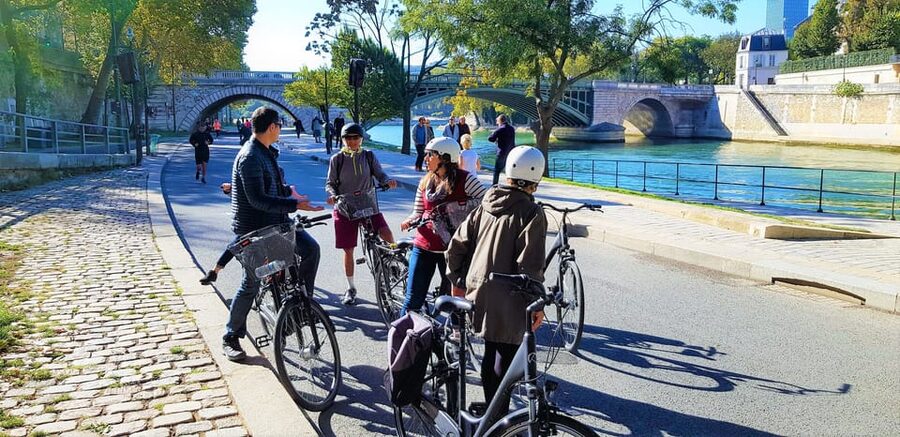 Paris: City Treasures Bike Tour - How the 150 minutes feel in real time (and why $53 is fair)