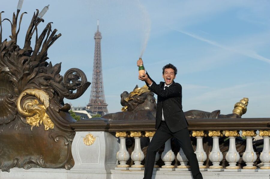 Paris: Comedy Show in English - How to Become a Parisian - What to Know Before You Go (Quick Checklist)