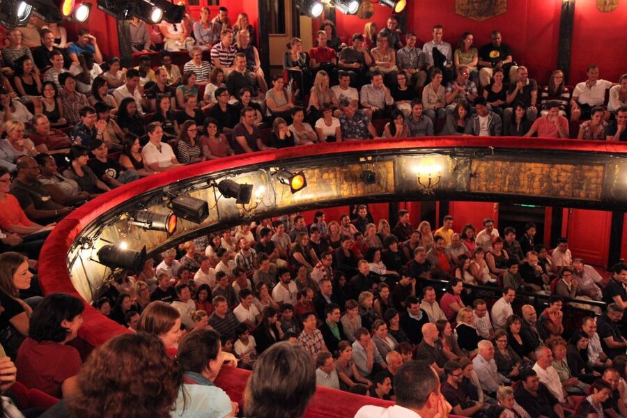 Paris: Comedy Show in English - How to Become a Parisian - Public Transport Protocol You Can Follow Without Overthinking