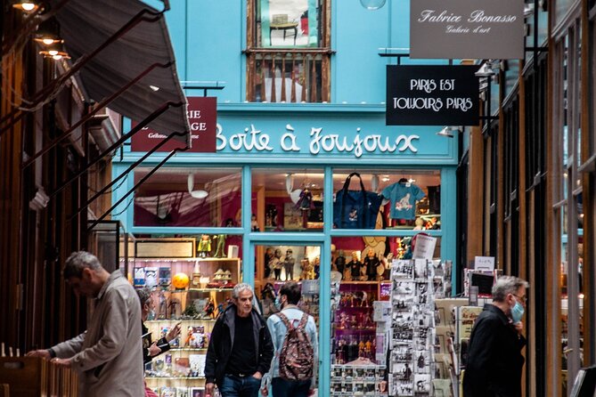 Paris Covered Passages Walking Tour plus Seine Cruise Option - What to wear, how to pace yourself, and photo tips