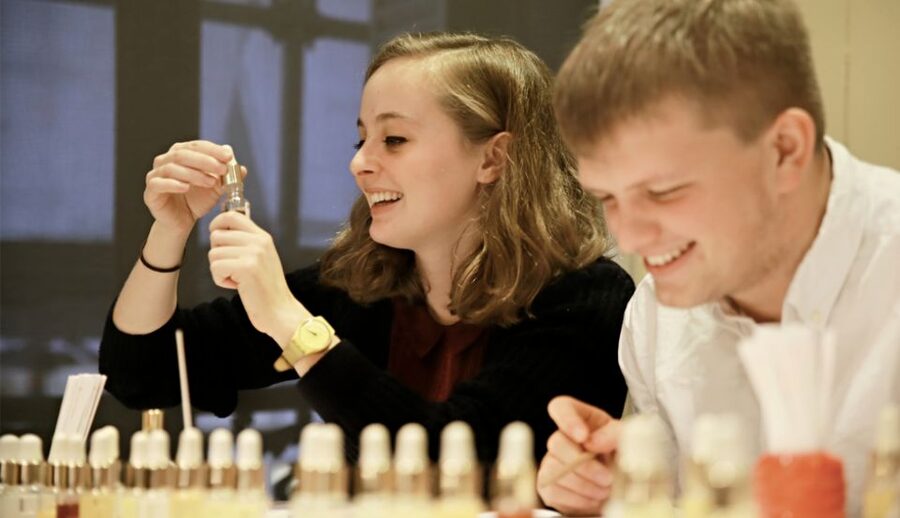 Paris: Create your Signature Scent Perfume Workshop - How Notes and Chords Turn Random Smells Into a Plan