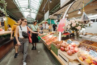 Paris Culinary Tour: 11 Tastings & 2 Wines in Le Marais