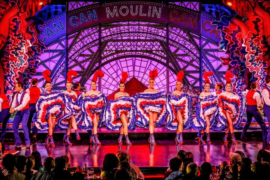 Paris: Dinner Show at the Moulin Rouge - Féerie on stage, the kind of spectacle that earns the hype