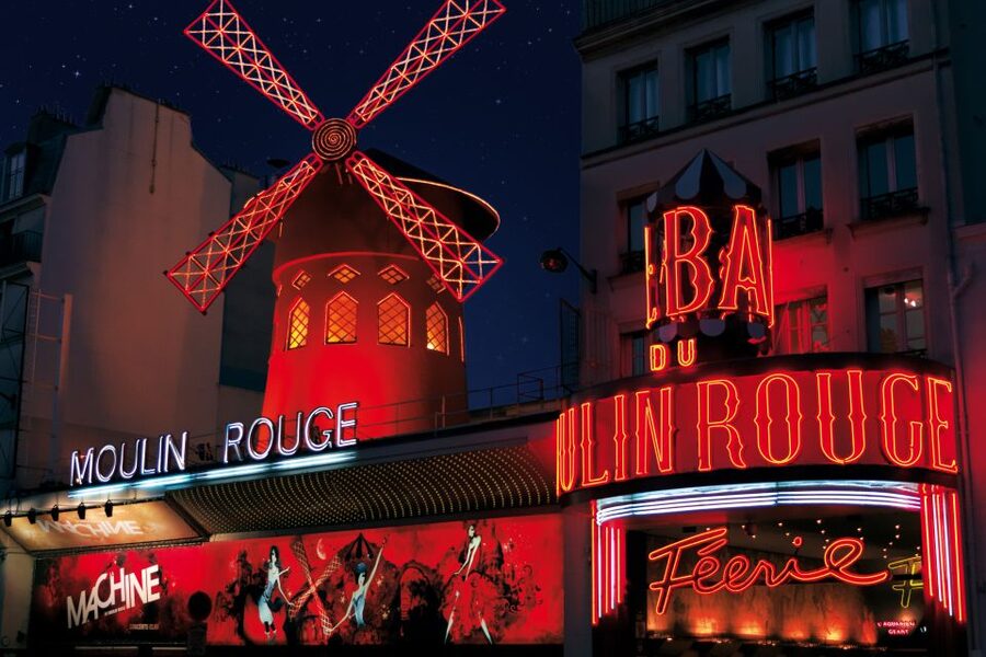 Paris: Dinner Show at the Moulin Rouge - Clothes, rules, and small practical expectations