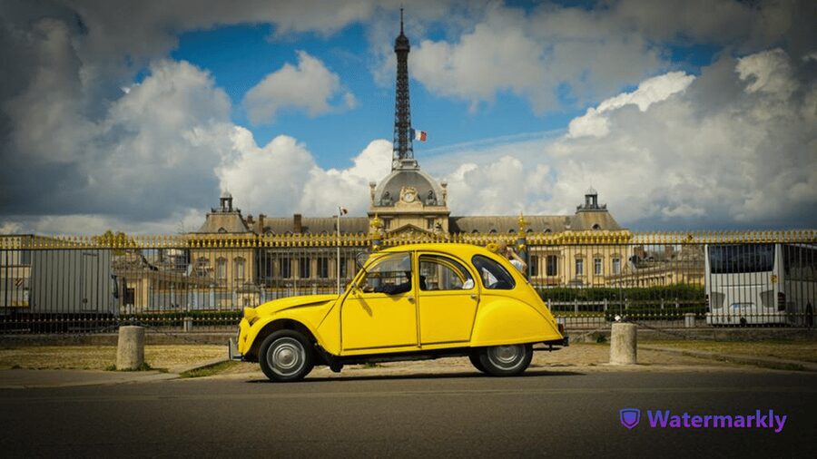 Paris: Discover Paris 2CV - A classic Citroën 2CV is the point, not just the transport