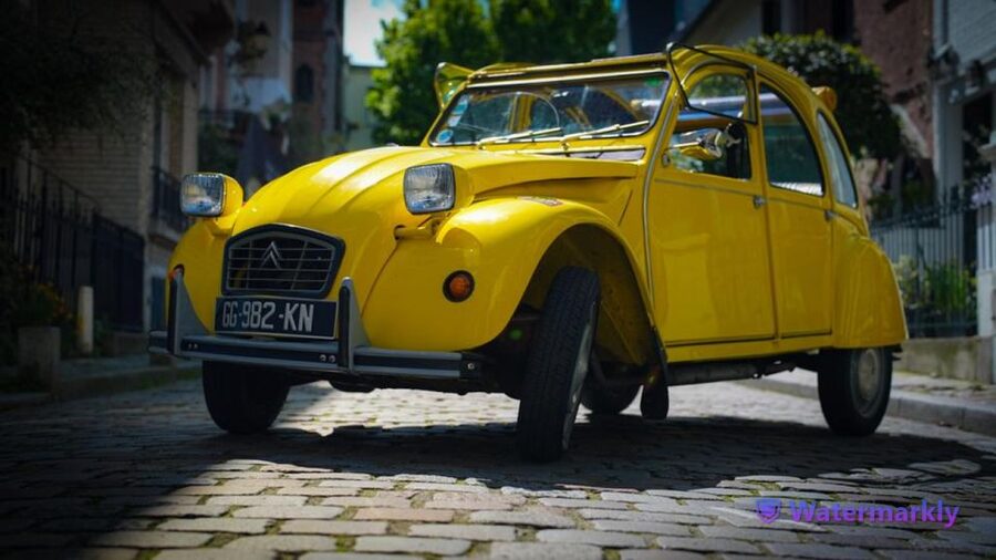 Paris: Discover Paris 2CV - Eiffel Tower viewpoints and École Militaire: the best big-city “wow” in minutes