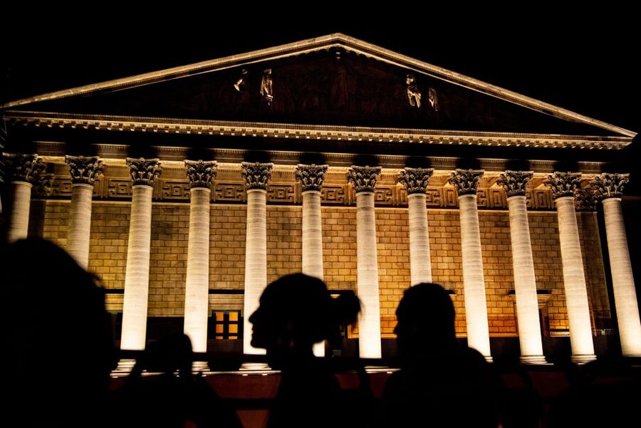 Paris: Discovery Hop-On Hop-Off and Paris by Night Tour - Audio guides in 10 languages, plus kids’ commentary