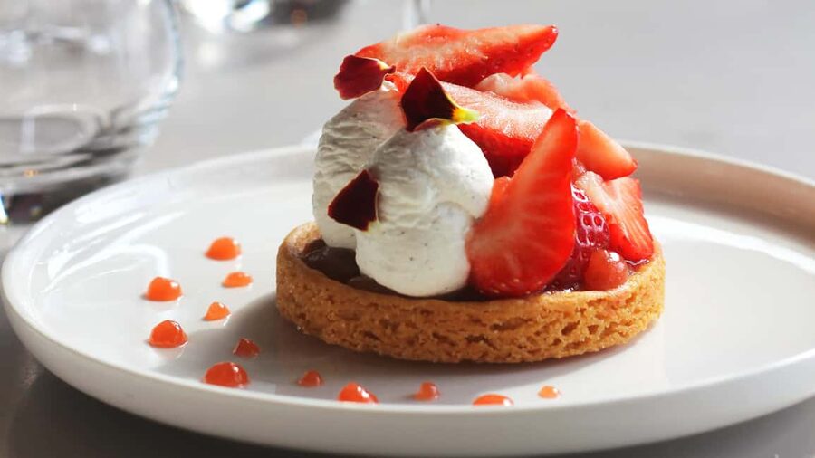 Paris: Early Dinner at Madame Brasserie in the Eiffel Tower - Key things I’d plan around