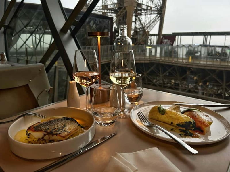 Paris: Early Dinner at Madame Brasserie in the Eiffel Tower - Where You Sit Changes the Eiffel Tower Feeling (Cœur Brasserie vs Seine View)