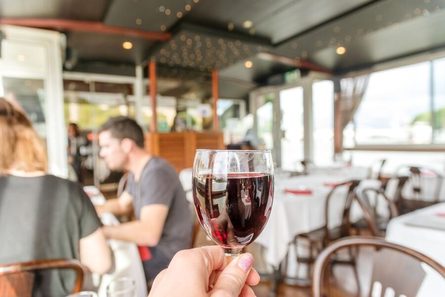 Paris: Early Evening Dinner Cruise on the River Seine - The 3-Course Menu: What You Get, What’s Consistently Good