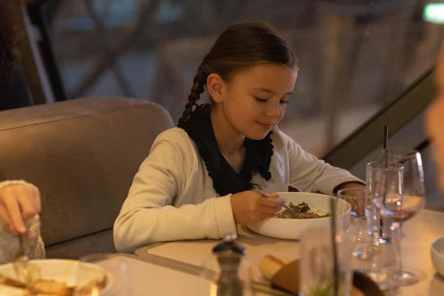 Paris: Eiffel Tower Dining, Gustave Menu at Madame Brasserie - Your dinner time matters: 6:30 PM vs 9:00 PM for best night views