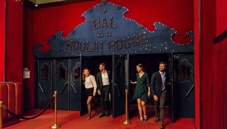Paris: Eiffel Tower, Dinner Cruise and Moulin Rouge Show - The Seine Dinner Cruise: 3 Courses, Champagne, and a Glass-Enclosed City Walk