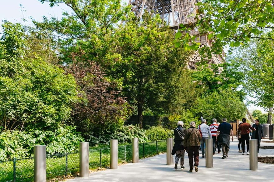 Paris: Eiffel Tower Fully Guided Tour with Summit Option - Stop 3: What the 2nd Level Views Teach You About Paris