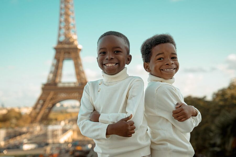 Paris: Eiffel Tower & Louvre Photoshoot (High End Edits) - Should you book this Eiffel Tower and Louvre photoshoot?