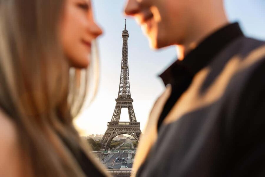 Paris: Eiffel Tower Photoshoot - Timing, Crowds, and Weather: How to Make This Go Smoothly