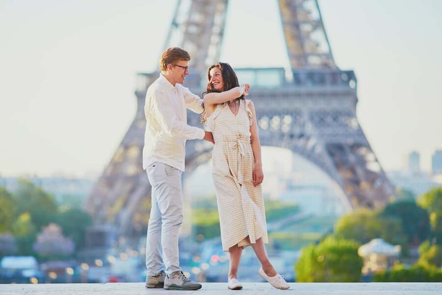 Paris: Eiffel Tower Photoshoot - Who Should Book This Eiffel Tower Photoshoot, and Who Might Skip It