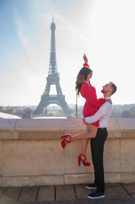 Paris: Eiffel Tower Photoshoot with a Professional - Key highlights worth your time