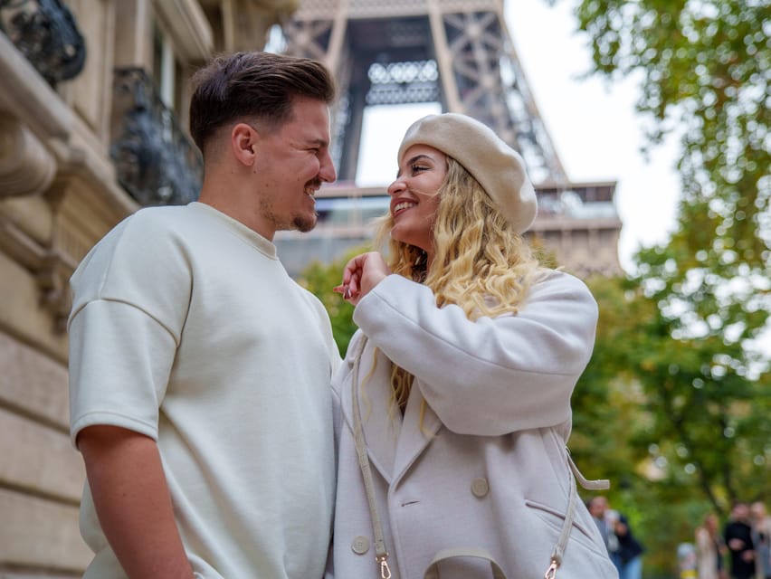 Paris: Eiffel Tower Photoshoot with a Professional - Weather reality: bring an umbrella and think in layers