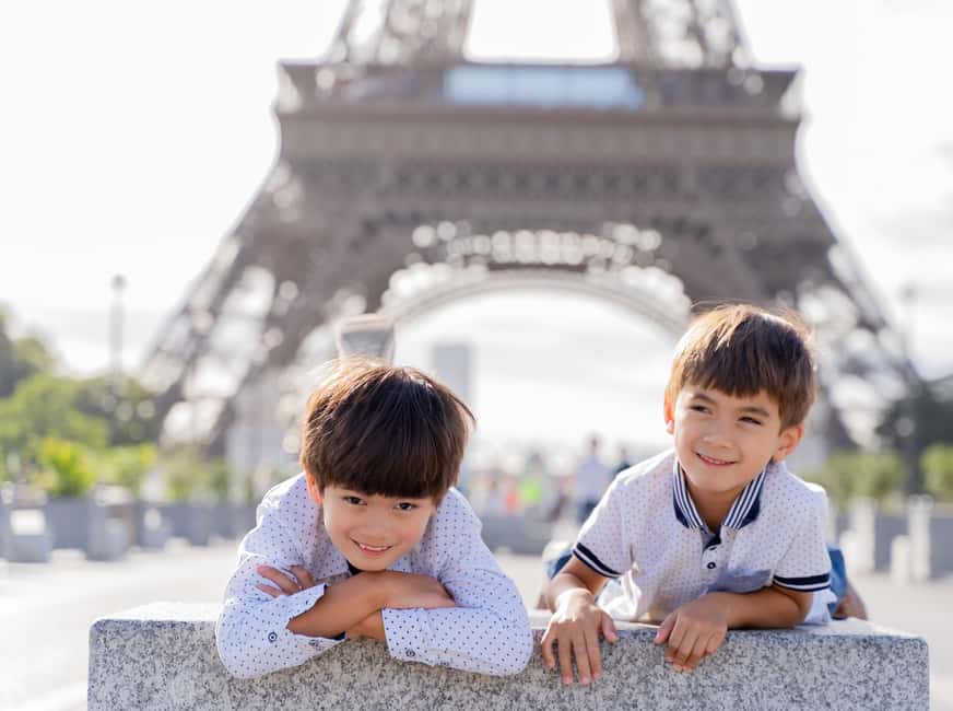 Paris: Eiffel Tower Premium Photoshoot - Professional posing direction: the secret sauce for natural photos