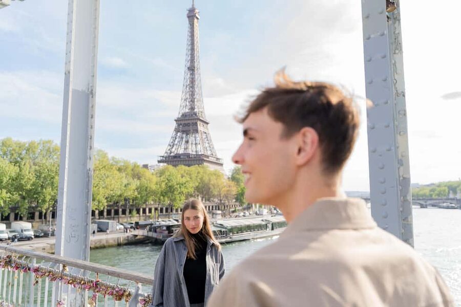 Paris: Eiffel Tower Premium Photoshoot - Retouching included: what your edited photos will look like
