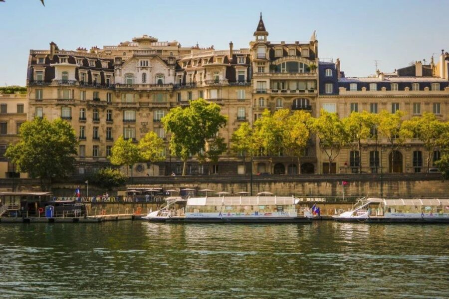 Paris: Eiffel Tower Summit Floor Ticket & Seine River Cruise - Audio Guide on the Boat: What Helps You Enjoy More