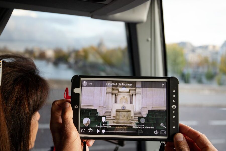 Paris: Eiffel Tower Tickets and City Bus Tour - Audio commentary on your phone: 11 languages that keep the pace sane