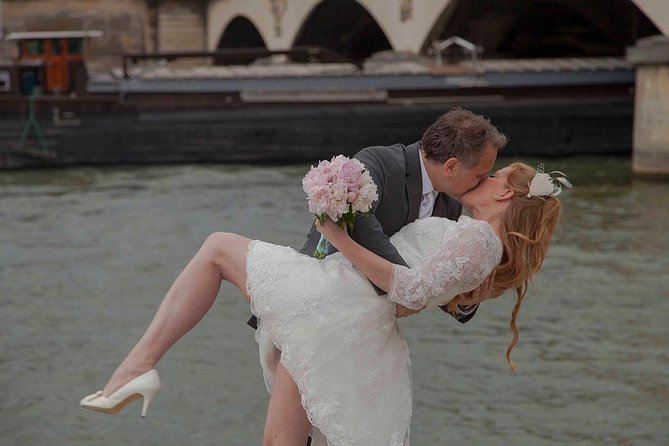Paris Eiffel Tower Wedding Vows Renewal Ceremony with Photo Shoot - Avenue du Président-Kennedy and Trocadero Gardens: finishing with the Eiffel Tower in full view