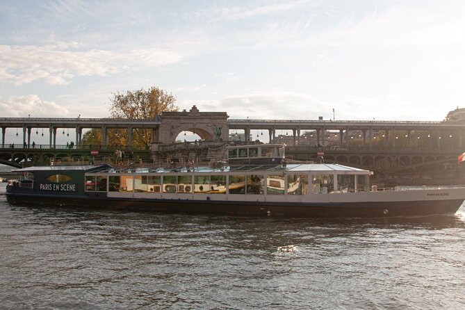 Paris en Scene 3 Course Seine River Dinner Cruise - Three Courses While the City Passes: Food You Can Plan Around