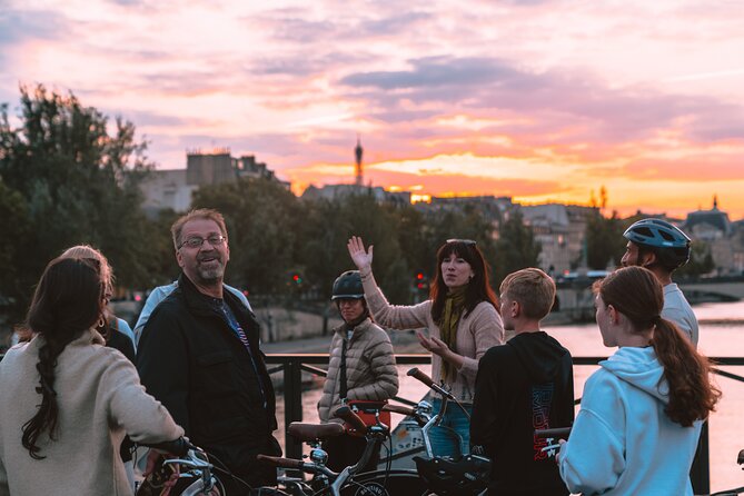Paris Evening City of Lights Small Group Bike Tour & Boat Cruise - Seine Cruise at Night: Wine, Eiffel Views, and River Time