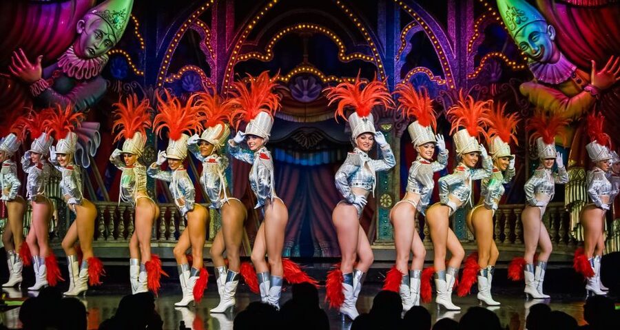 Paris: Evening Sightseeing Tour and Moulin Rouge Show - Who This Tour Fits Best, and Who Should Rethink It