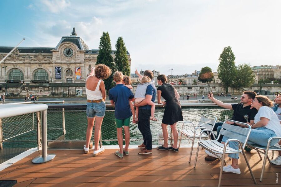 Paris: Family-Friendly River Seine Guided Cruise - Timing Your Cruise: Dusk Is a Real Win